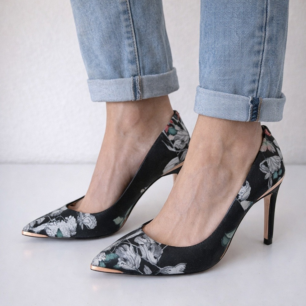 Ted Baker Kawaap Floral Print Stiletto Heels Black Rose Gold‎ Butterfly Sz 7